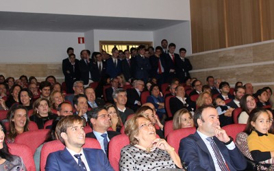 Moncloa recibe a los padres con una sonrisa